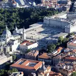 Vista aérea del Palacio Real y Almudena en Madrid