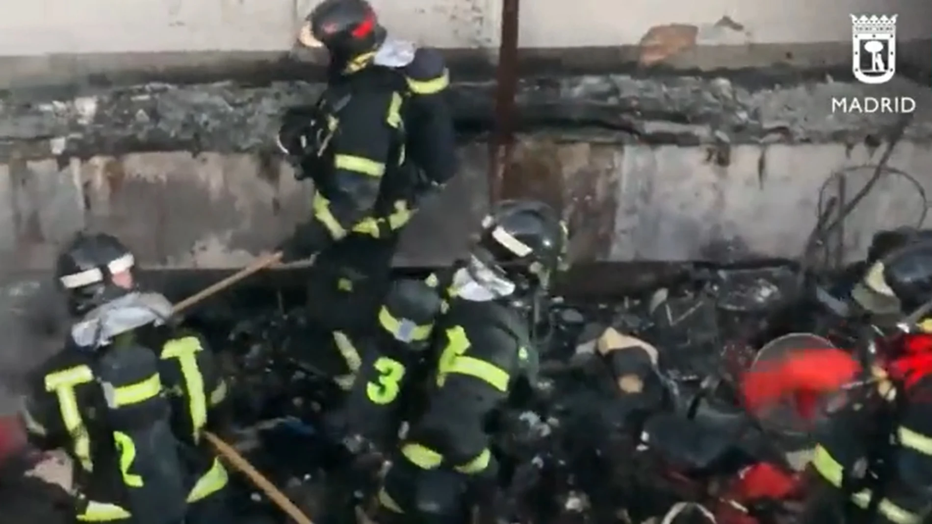 Incendio en edificio de la calle Jaén en Tetuán