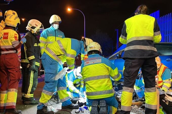 Un fallecido y dos heridos tras una colisión frontal entre dos vehículos en Getafe