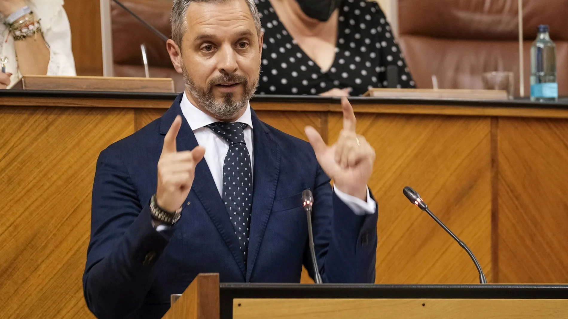 El consejero de Hacienda y Financiación Europea, Juan Bravo, este miércoles en la tribuna del Parlamento de Andalucía