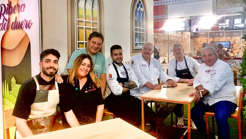 Una representación de los profesionales burgaleses presentes en esta IV edición de Alicante Gastronómica