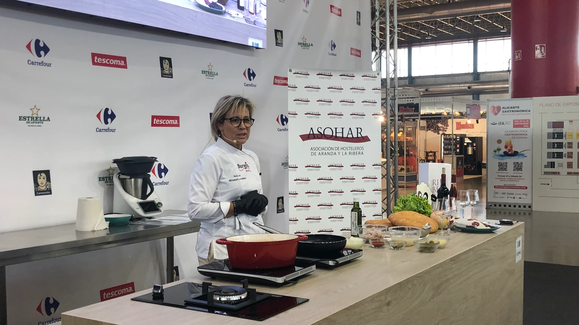 Nuria Leal, del restaurante Las Baronas, durante su ponencia en Alicante Gastronómica