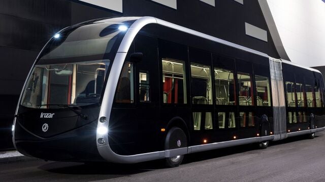 Autobús eléctrico con prioridad semafórica