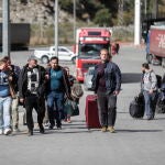 Ciudadanos rusos intentan salir de su país a través de la frontera de Georgia
