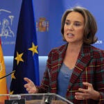 La portavoz del PP, Cuca Gamarra, ofrece una rueda de prensa antes de la Junta de Portavoces celebrada, este martes.