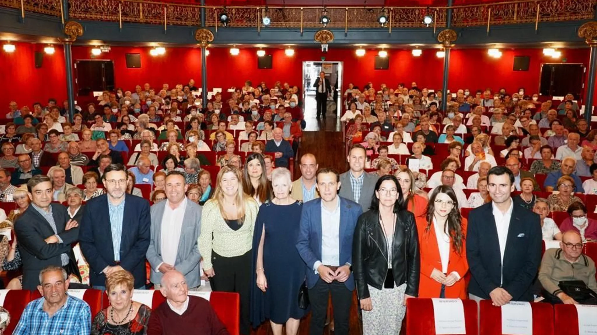 Foto de familia de la gala presidida por el presidente de la Diputación de Valladolid, Conrado Íscar