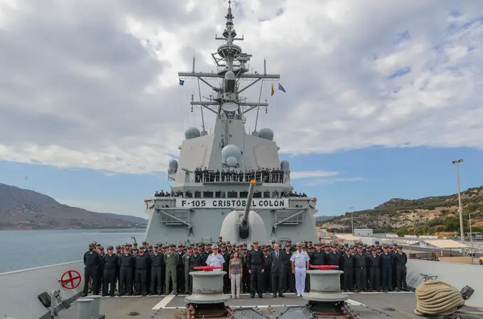 Robles visita a los militares que vigilan el Mediterráneo con la OTAN