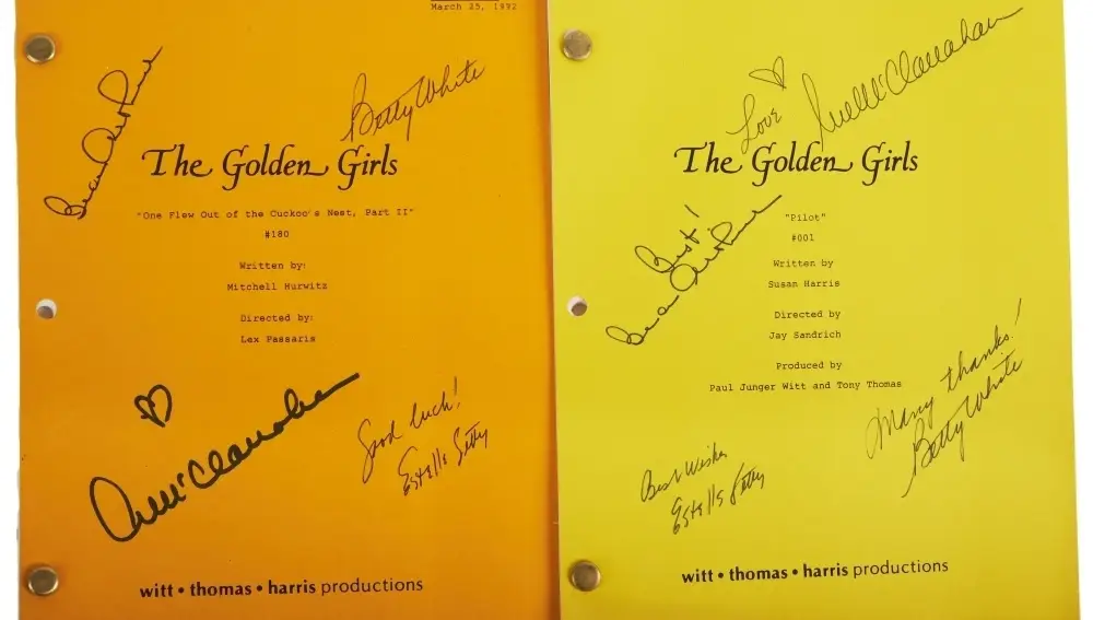 Guiones autografiados del piloto y el episodio final de 'Las chicas de oro'.