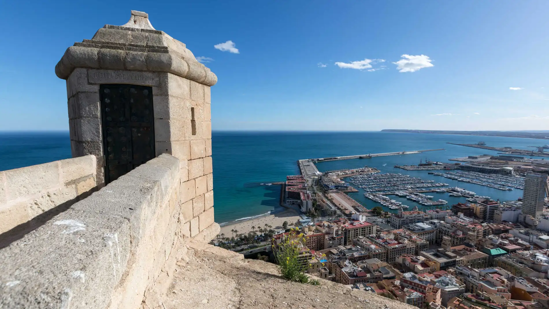 Vista desde el castillo de Santa Bárbara, en Alicante