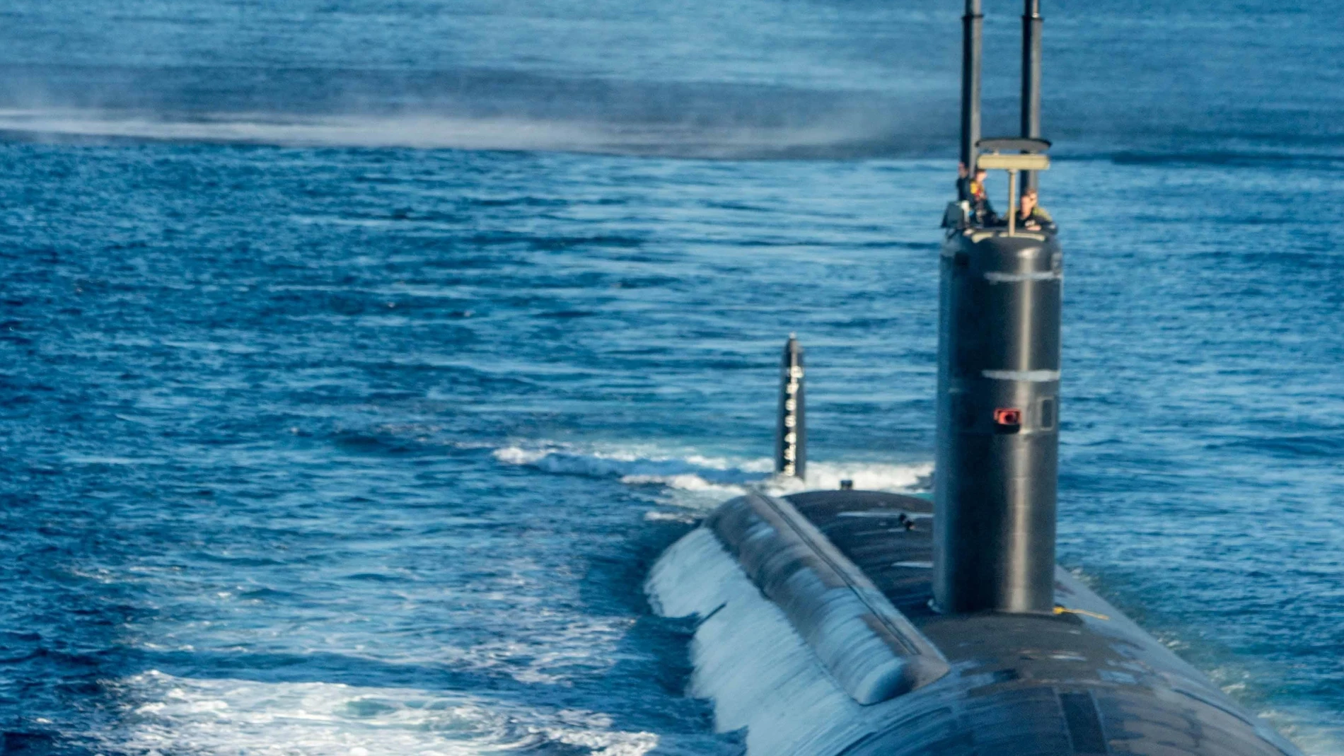 El submarino estadounidense USS Annapolis en maniobras conjuntas con destructores de Corea del Sur cerca de la costa este de la península de Corea