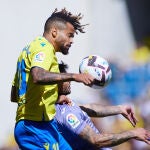 Theo Bongonda controla el balón ante un rival del Villarreal. AFP7