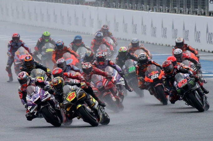 La lluvia convirtió la carrera de MotoGP del GP de Tailandia en una lotería