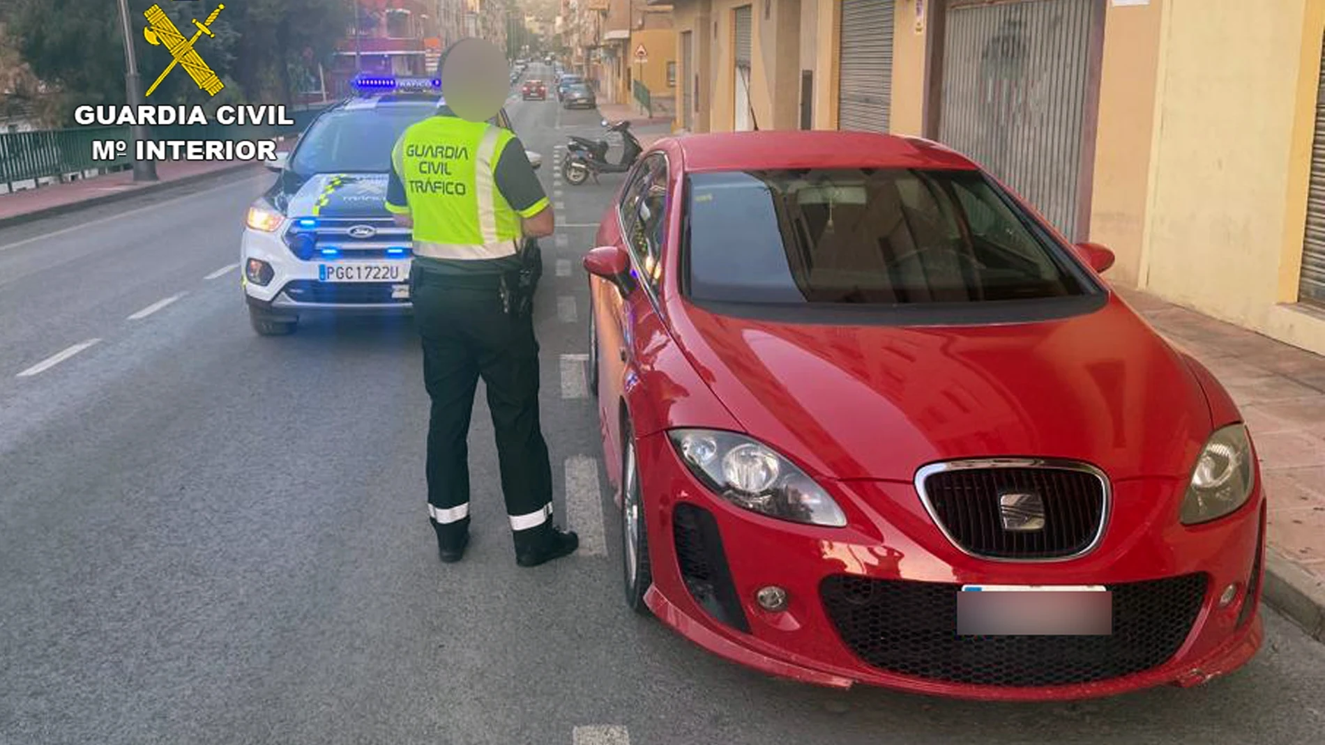 El vehículo fue detenido en el casco urbano de Cieza y el conductor es investigado como presunto autor de delito contra la seguridad vial
