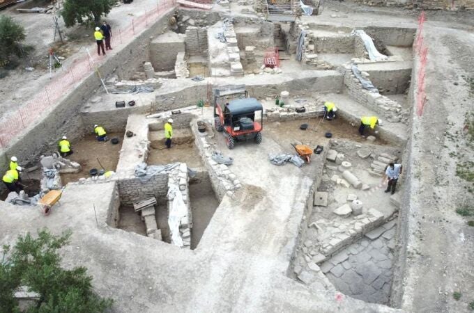 Excavación en la zona donde se ubicará el edificio de recepción de La Calderona. AYUNTAMIENTO DE PORCUNA