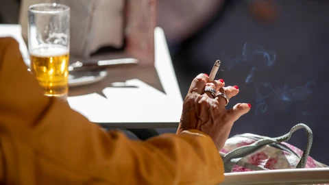 Tabaco y alcohol son factores de factores de riesgo de cáncer conocidos prevenibles