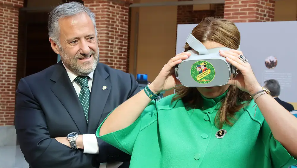 El presidente de las Cortes, Carlos Pollán, junto a la delegada del Gobierno, Virginia Barcones, en León