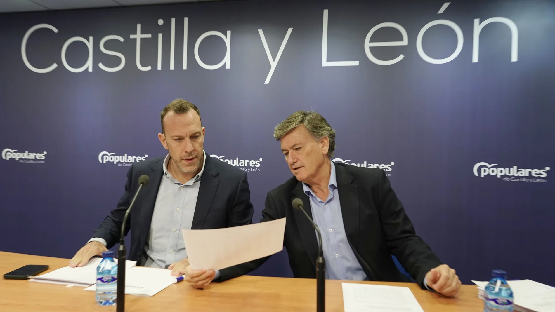Los populares Francisco Vázquez y Héctor Palencia presentan el nuevo organigrama del partido para las próximas elecciones que se avecinan