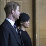Los duques de Sussex durante el funeral de Isabel II