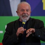 El ex presidente Luiz Inácio Lula da Silva habla durante una reunión con su comité de campaña este lunes en Sao Paulo