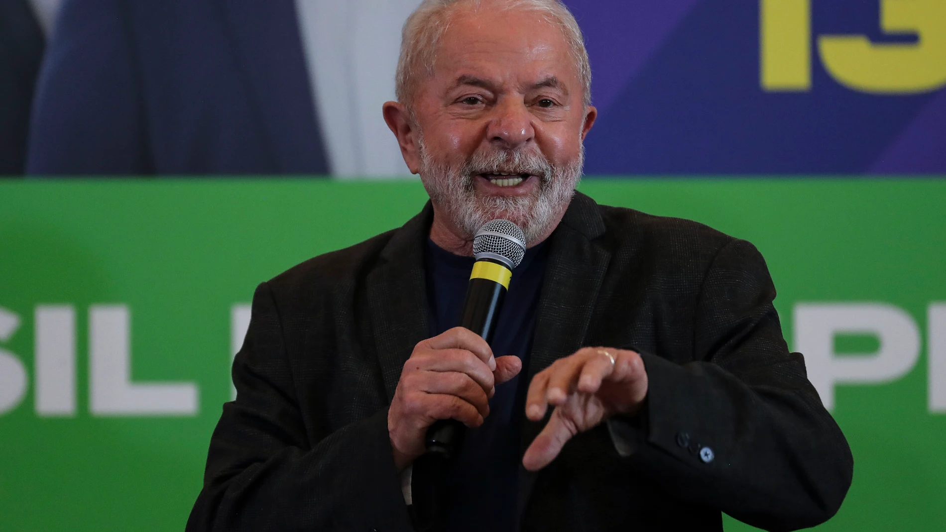 El ex presidente Luiz Inácio Lula da Silva habla durante una reunión con su comité de campaña este lunes en Sao Paulo