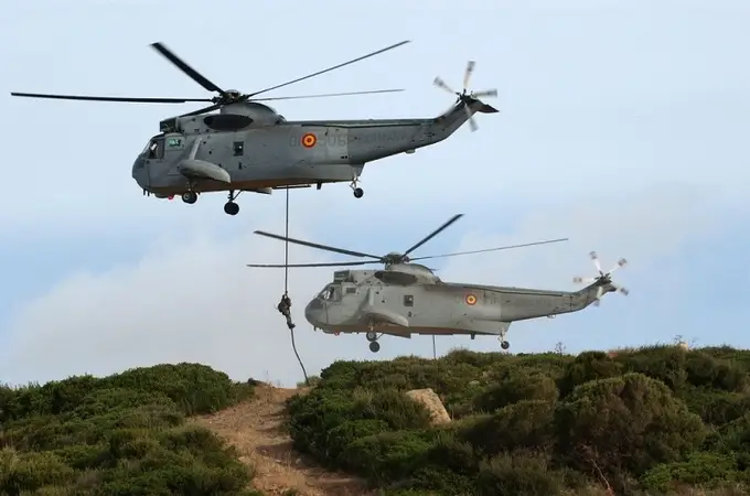 Defensa vende a Perú seis helicópteros por 100 euros cada uno
