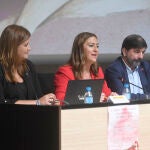 De I a D: la alcaldesa de Segovia, Clara Martín; la delegada del Gobierno en Castilla y León, Virginia Barcones; y el vicerrector, Agustín García Matilla; durante las III Jornadas contra la trata y la explotación sexual en Castilla y León, que se celebrarán en el campus María Zambrano de la UVA de Segovia