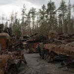 Equipamiento militar ruso destruido en la zona recientemente reconquistada de Liman