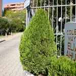 Entrada del Colegio Mayor Elías Ahúja.