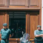 La Guardia Civil durante un registro de la causa Erial. Imagen de archivo