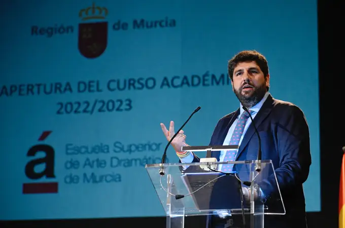 López Miras asegura que la situación en la Asamblea Regional es “ajena al PP”