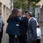 El secretario general de Junts, Jordi Turull; la presidenta de Junts, Laura Borràs y el líder del partido en el Parlament, Albert Batet