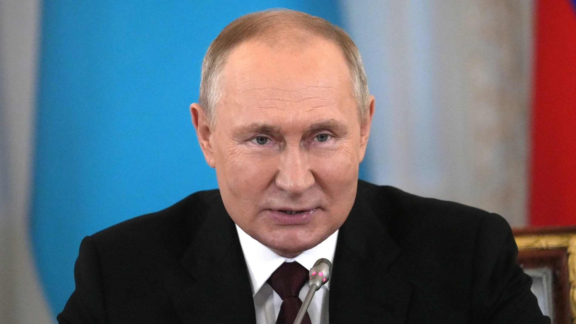 El presidente ruso Vladimir Putin durante una cumbre información con los líderes del CIS en San Petersburgo