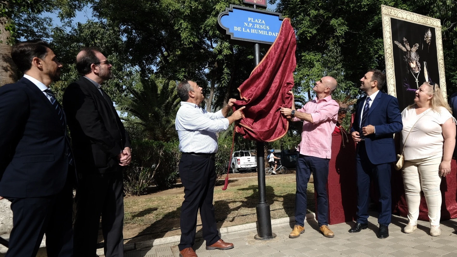 Rotulación de la plaza de la Asociación de Fieles Nuestro Padre Jesús de la Humildad