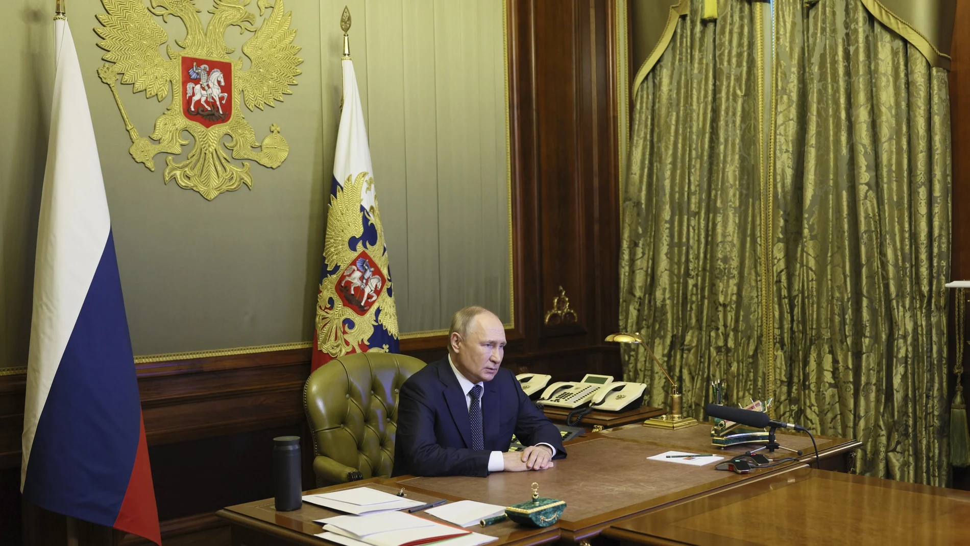 El presidente ruso Vladimir Putin durante la reunión telemática con su Consejo de Seguridad desde San Petersburgo