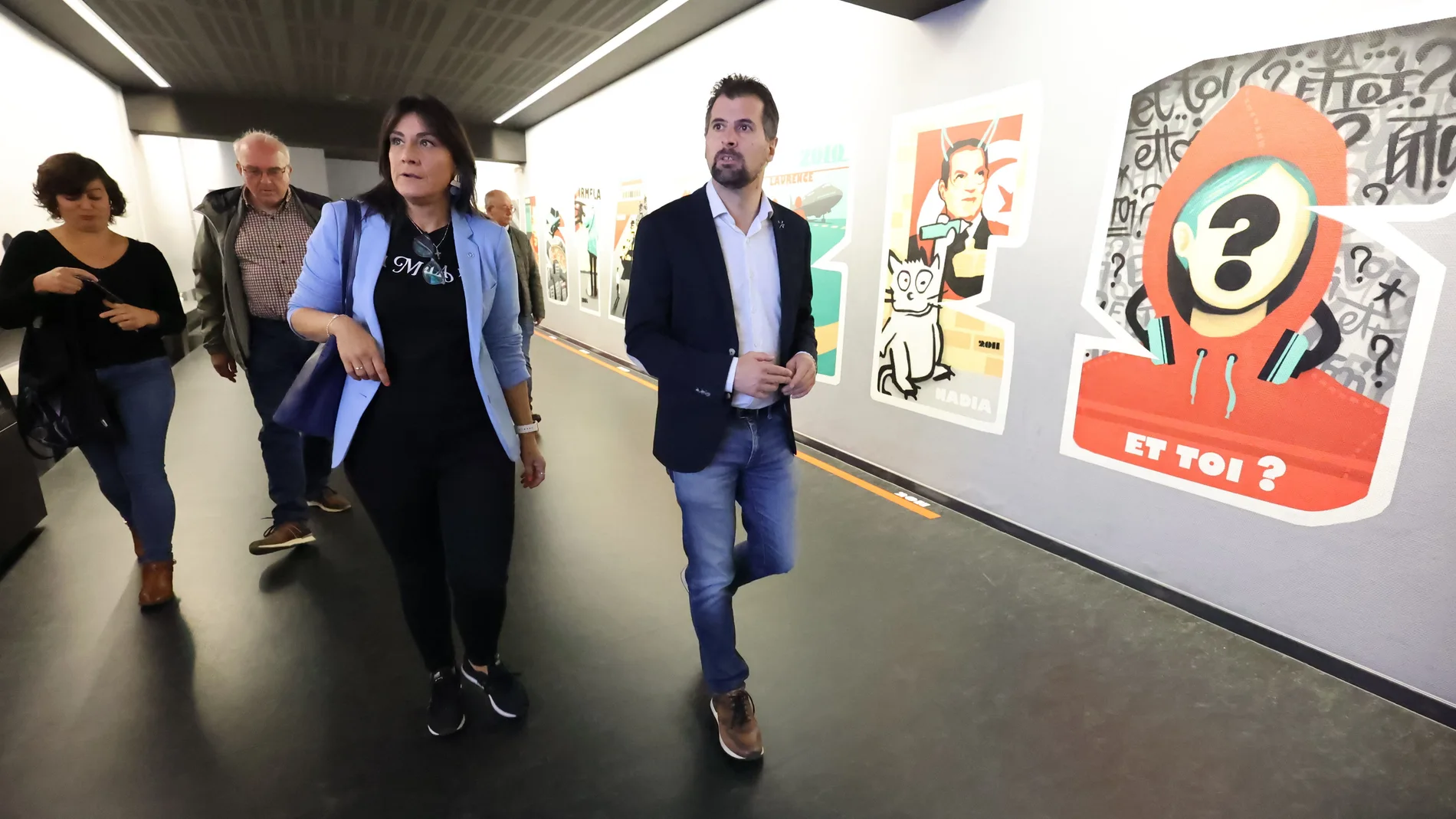 El secretario regional del PSOE, Luis Tudanca, visita el Centro de Interpretación "Territorios de la memoria" en Lieja (Bélgica) junto a la secretaria de Organización, Ana Sánchez