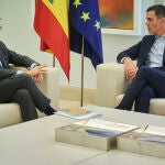Sánchez y Feijóo, ayer en la reunión que mantuvieron en Moncloa durante más de tres horas