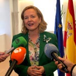 11/10/2022.- La vicepresidenta del Gobierno de España para Asuntos Económicos, Nadia Calviño, habla con periodistas en Nueva York (EE.UU)