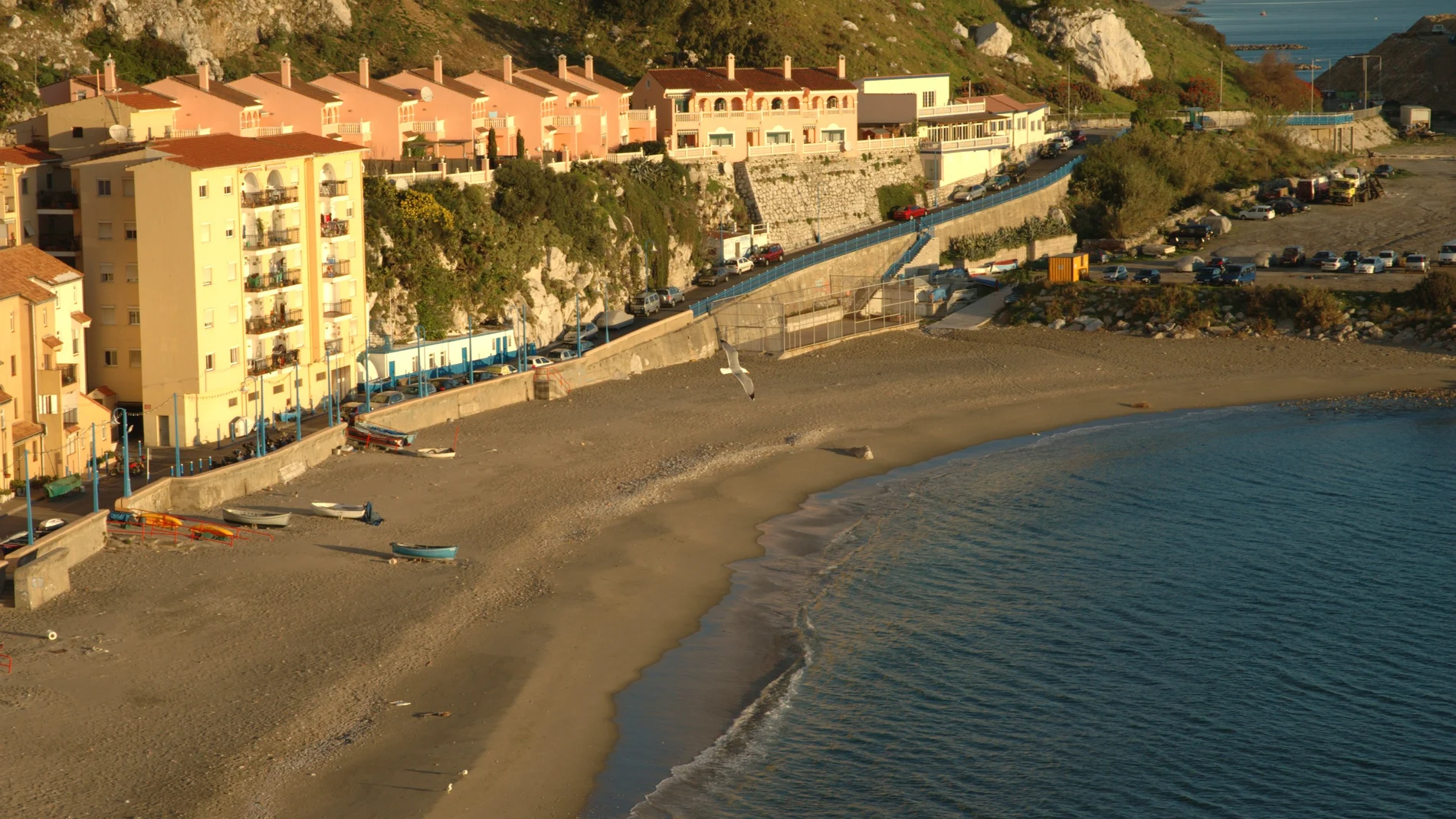 Catalan Bay, playa de los catalanes, en Gibraltar