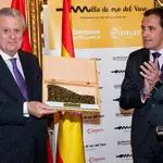  Diputación y Cámara de Valladolid presentan la Milla de Oro del Vino a instituciones y empresas peruanas
