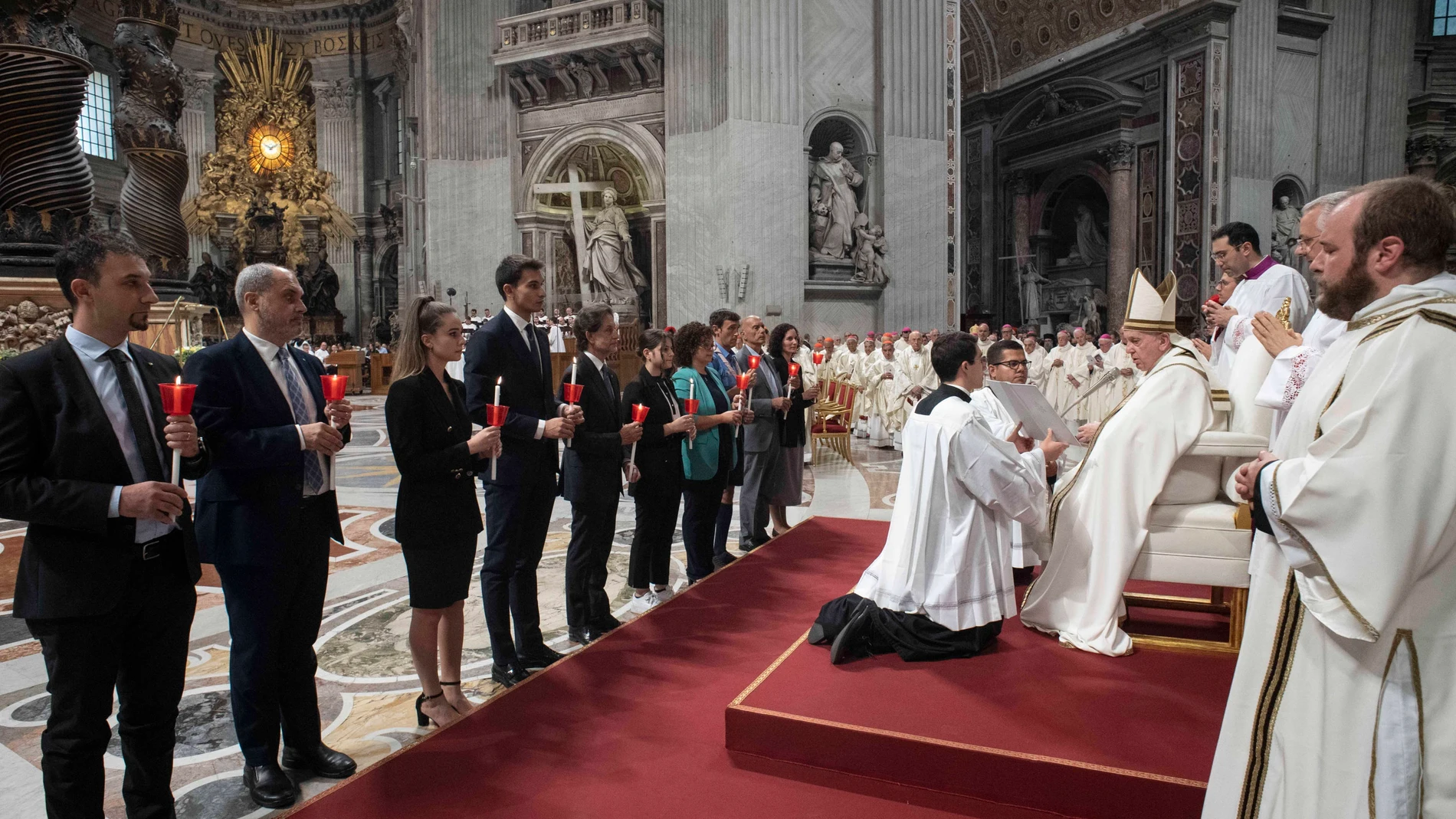 El Papa, ayer, durante la misa para recordar el Concilio Vaticano II