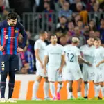 El defensa del FC Barcelona Gerard Piqué, uno de los más señalados del Barcelona, no va a ser titular contra el Real Madrid