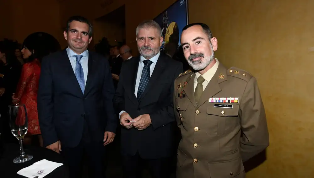 Manuel López, Francisco Portillo y el teniente coronel José Alberto Gallego