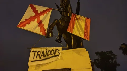 La estatua de Bolívar en Sevilla vandalizada