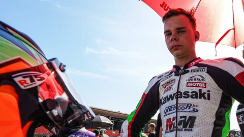 Imagen del piloto neerlandés Victor Steeman antes de una carrera del Mundial de Supersport 300WORLD SBK12/10/2022