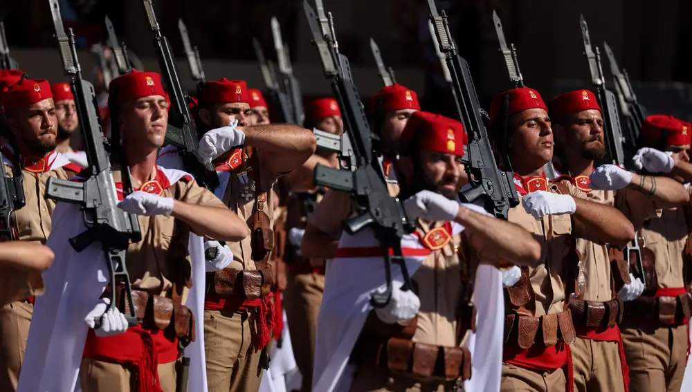 El desfile del Día de la Fiesta Nacional recupera la normalidad con más de 4.000 militares