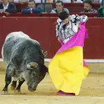  Garrido corta dos orejas de un completo lote de Los Maños en Zaragoza 