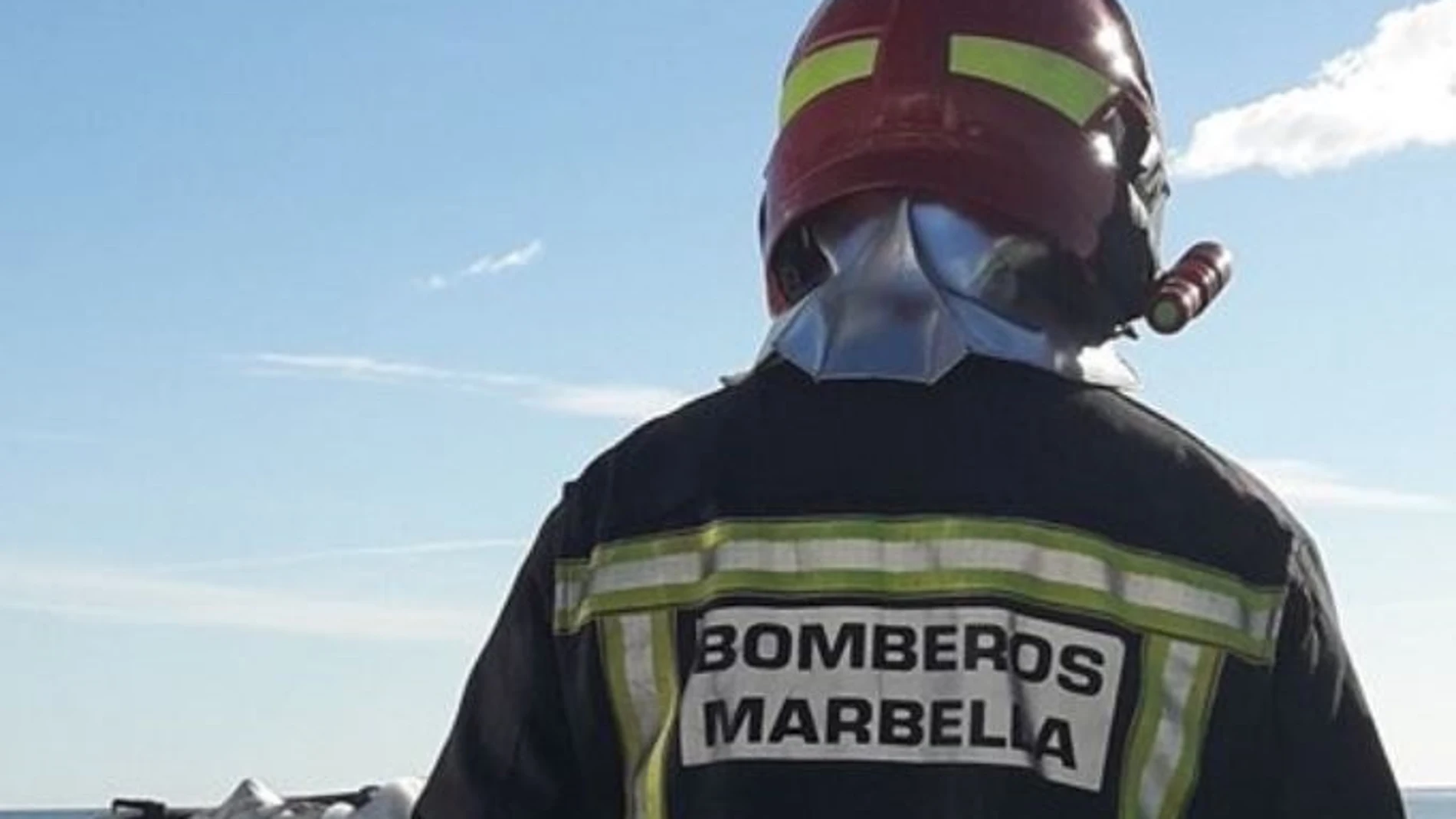 Imagen de archivo de un bombero de Marbella