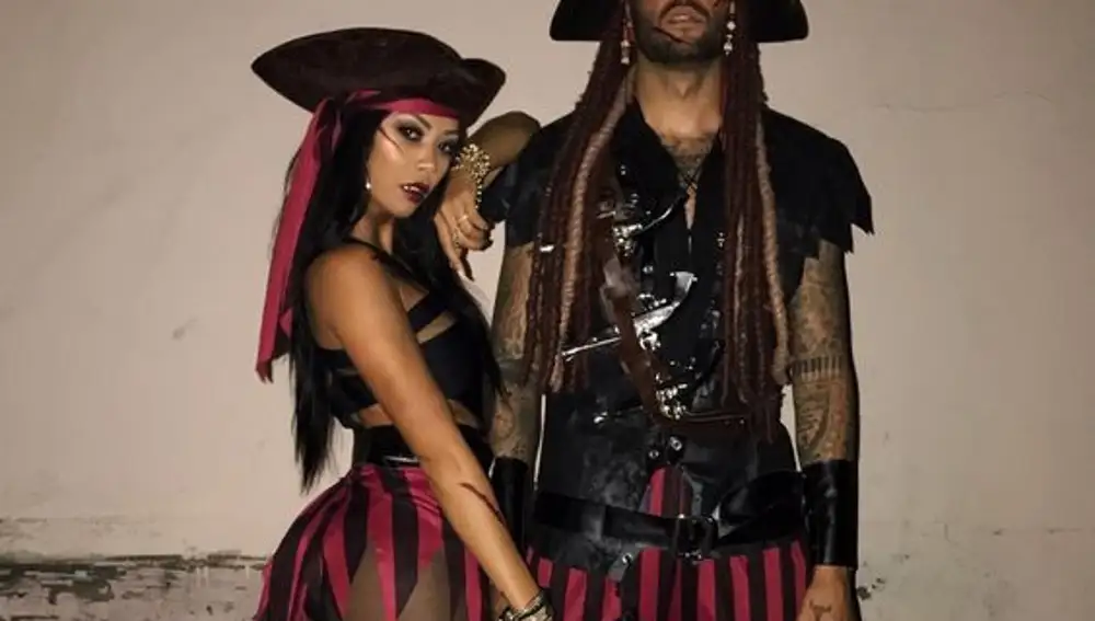 Piratas zombies - Ideas de disfraces para Halloween con tu pareja