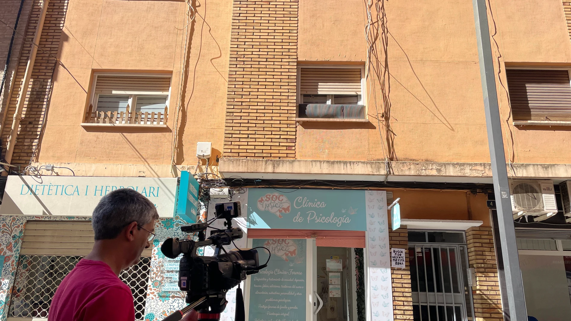 Agentes de la Policía Nacional han detenido en la localidad valenciana de Torrent a un hombre de 56 años como presunto autor de un delito de homicidio tras, presuntamente, acabar con la vida de su madre de 88 años