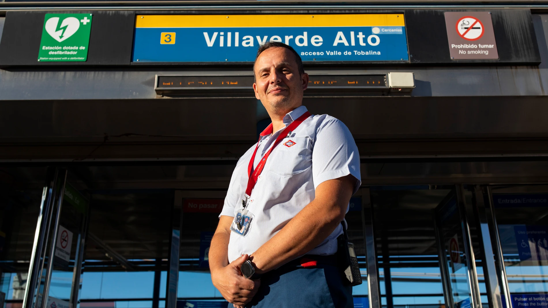 Entrevista a David, trabajador de metro que sofoco un incendio en las puertas de la estación de metro de Villaverde Alto donde trabaja y ha sido reconocido por la empresa por su accion.